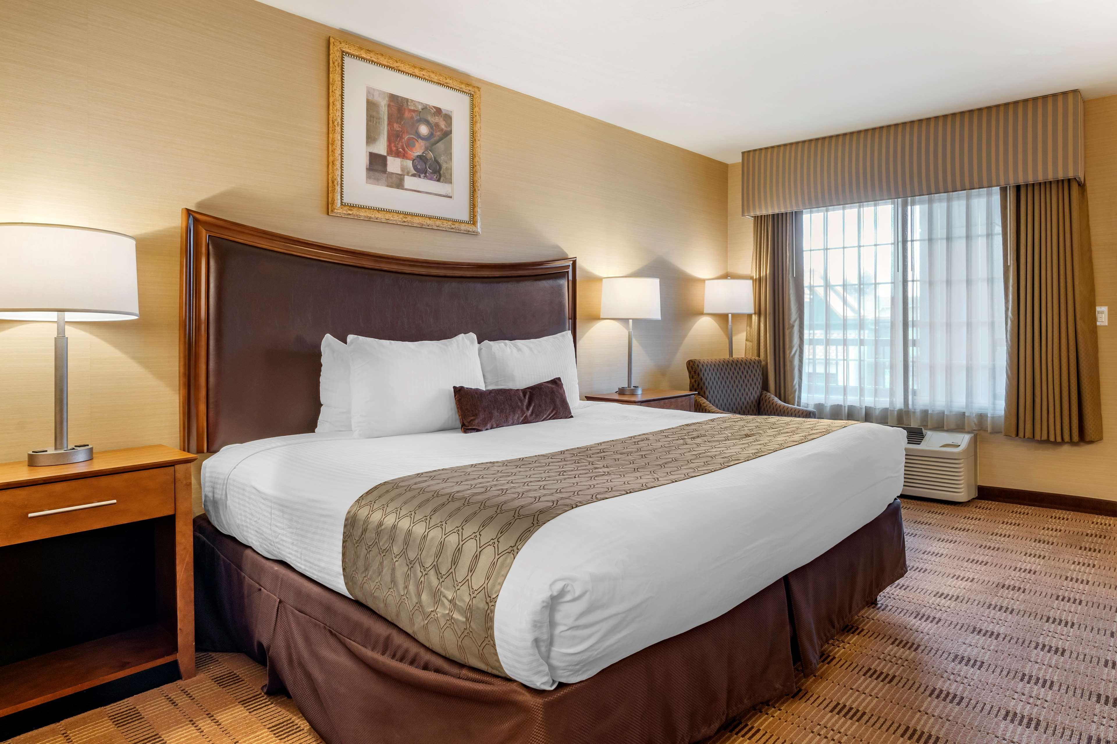 Western 3* Santa Clara