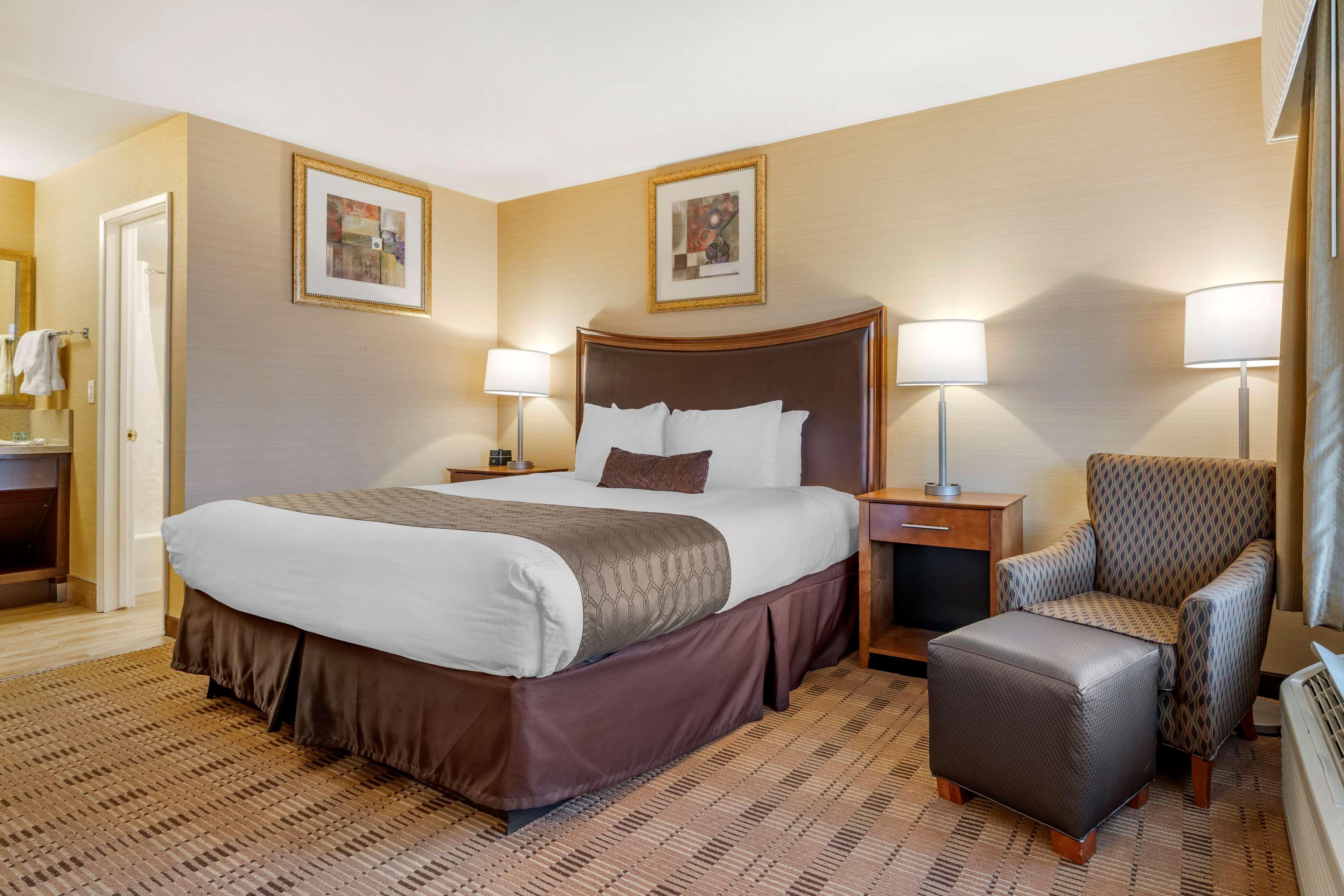 Western 3* Santa Clara