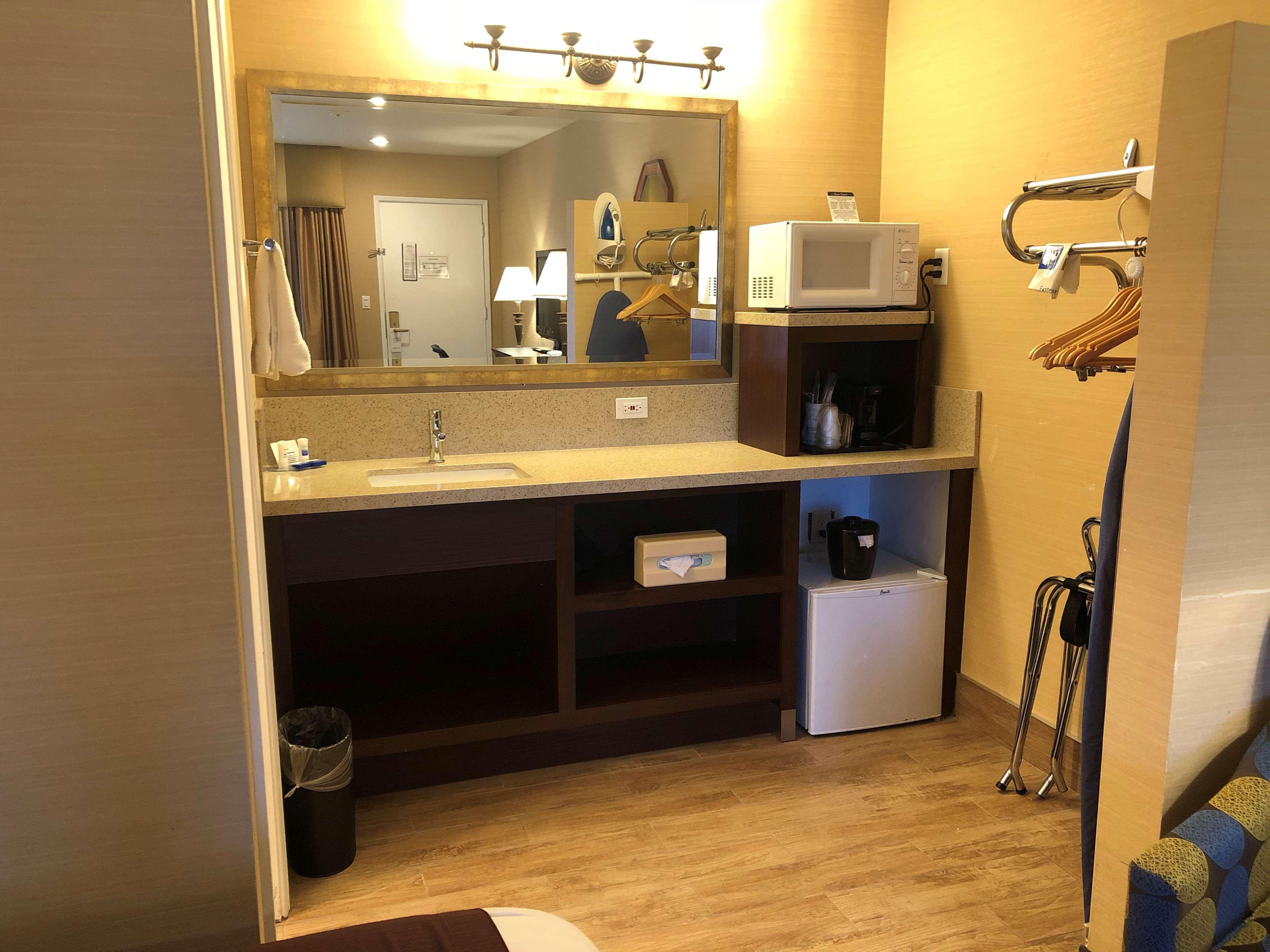Western 3* Santa Clara